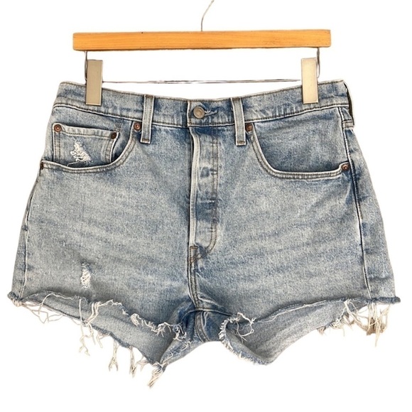 Levi’s 501 Cut Off High Rise Button Fly Light‎ Wash Denim Jean Shorts - Picture 1 of 13